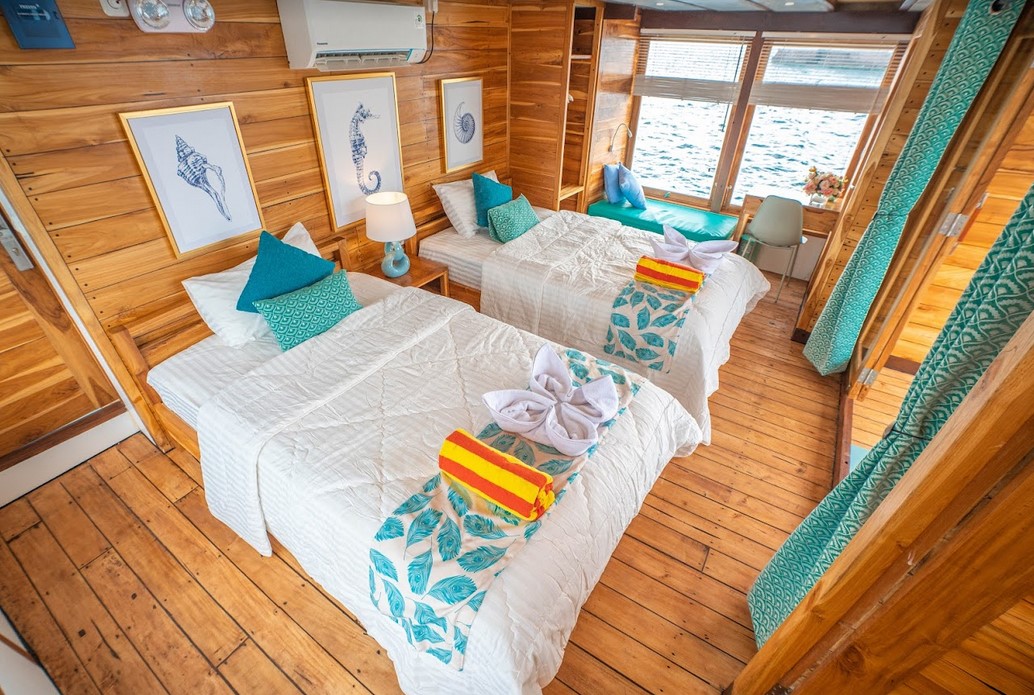 Balinese Design Language Afloat: Carving, Stone and Textile at Sea