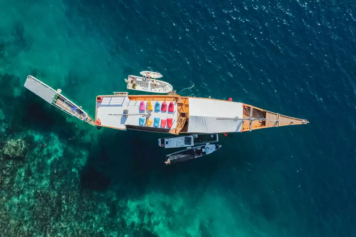 Luxury Phinisi Builders Indonesia: A 2024 Pricing and Value Guide